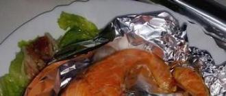 كيف لطهي سمك السلمون في الفرن