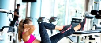 लड़कियों के लिए जिम में सर्किट प्रशिक्षण: स्नायुबंधन की सिफारिशें और उदाहरण