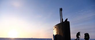 Americká ponorka uviazla v ľade