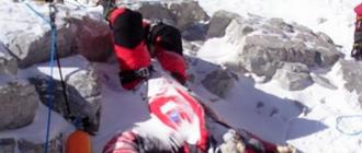 Dlaczego nie zabierają zmarłych na Everest?